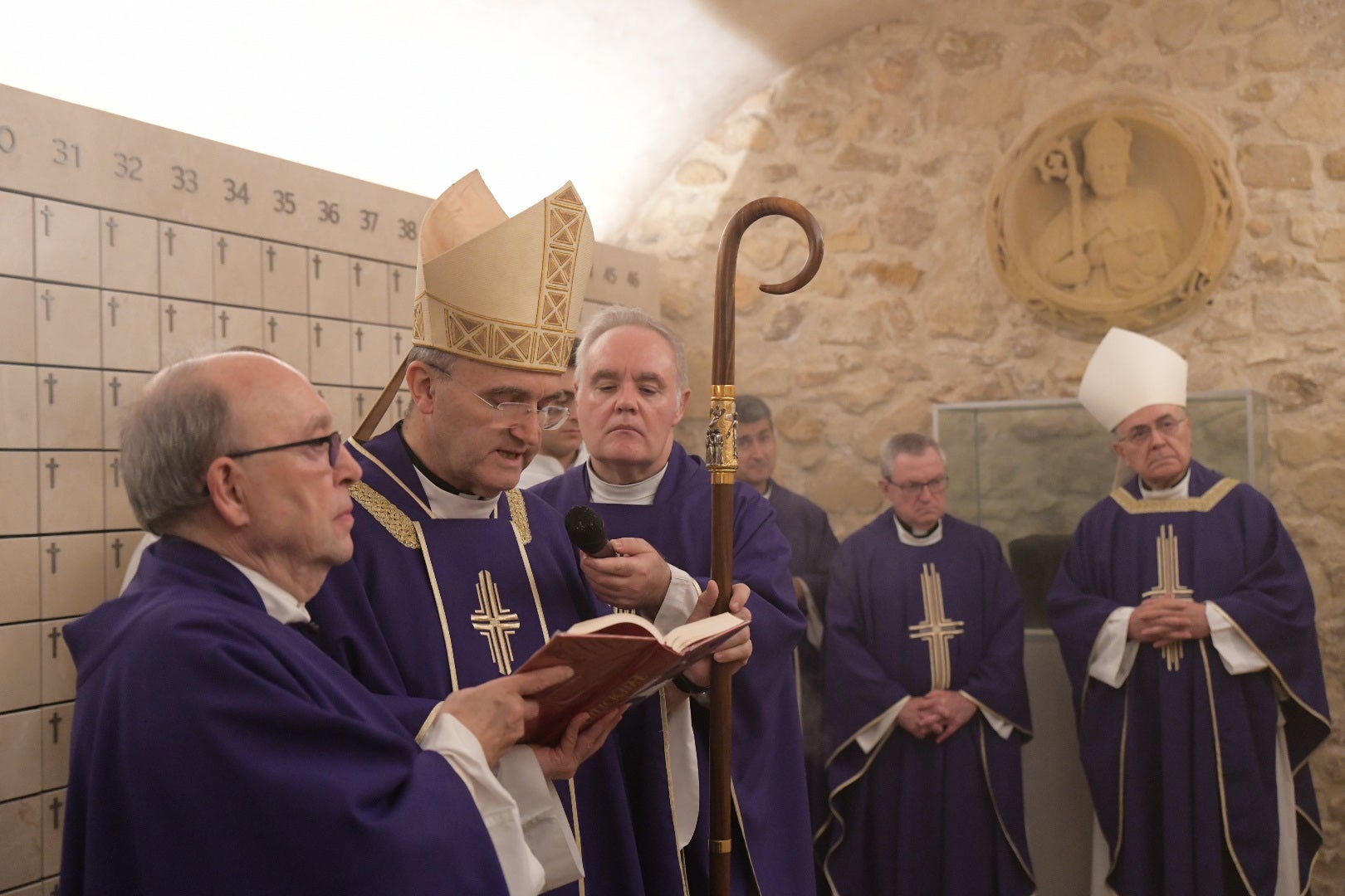 Los restos del médico Pedro Herrero ya reposan en la Capilla de la Buena Muerte de Alicante