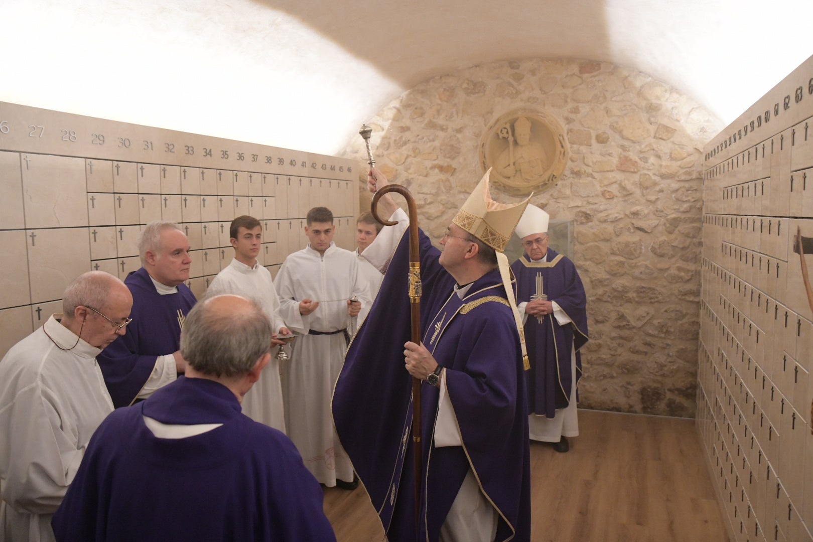 Los restos del médico Pedro Herrero ya reposan en la Capilla de la Buena Muerte de Alicante