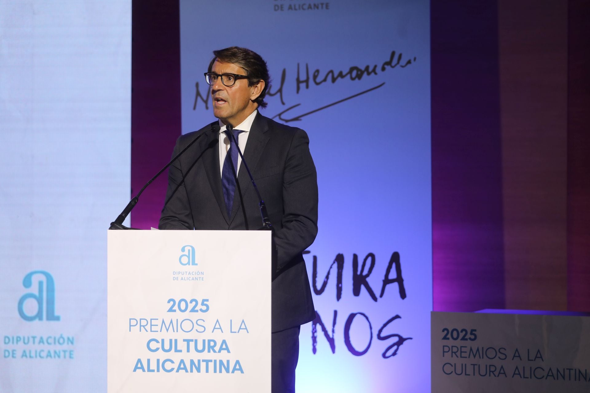 La Diputación reconoce el talento cultural alicantino en los Premios Miguel Hernández
