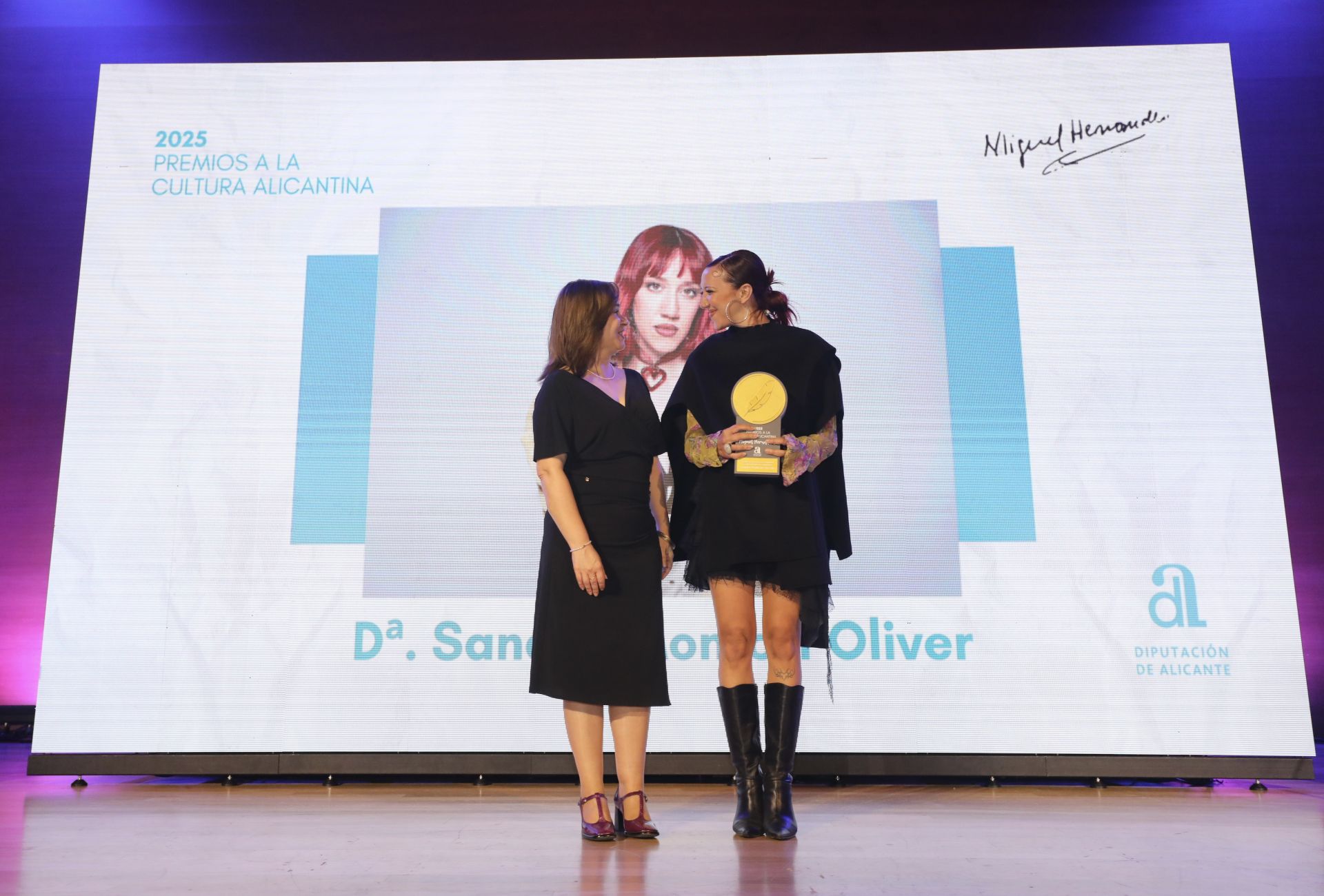 La Diputación reconoce el talento cultural alicantino en los Premios Miguel Hernández