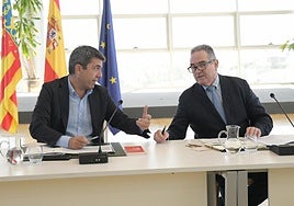 Mazón junto a Gan Pampols en la sesión del pleno del Consell celebrada este martes en Alicante.