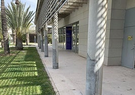 Reparación de los pilares del centro comercial de la UA.