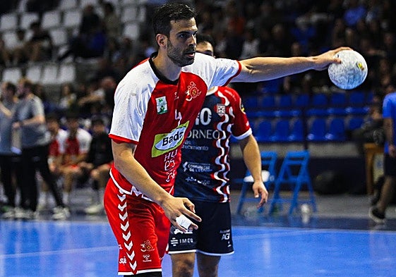 Javier Borragán se dispone a lanzar.