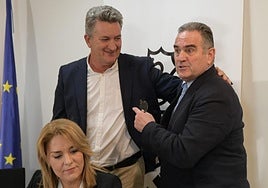 Gan Pampols da el relevo a Martínez Mus en la rueda de prensa posterior al pleno del Consell.