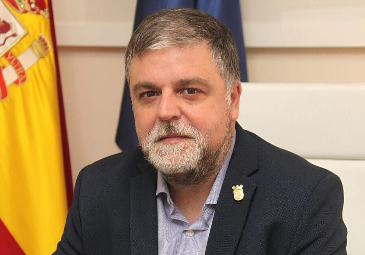 El alcalde de Villena, Fulgencio Cerdán, pide estabilidad y cooperación en la gestión del Área de Salud de Elda.