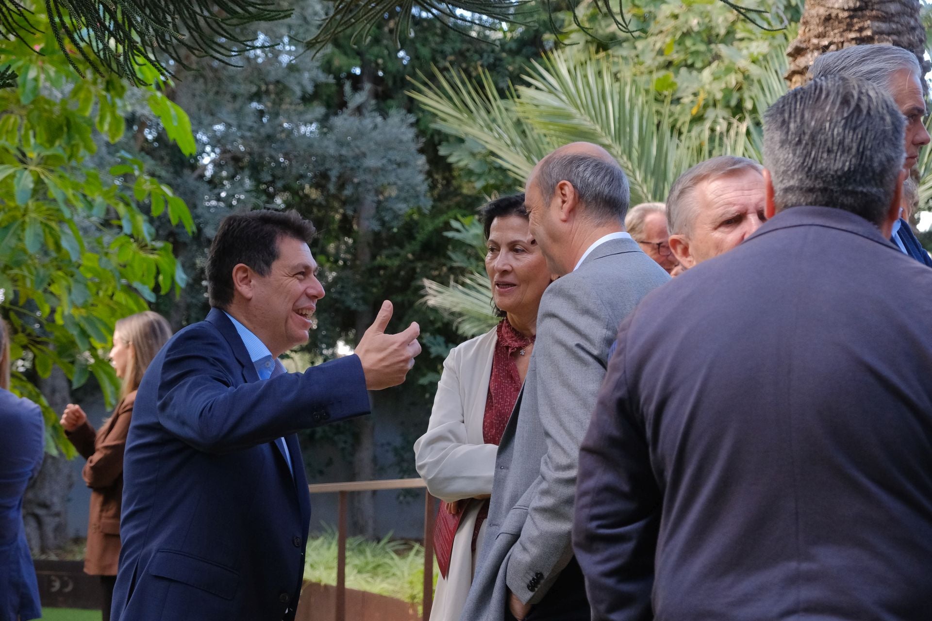 El doctor Enrique de Madaria participa en el ciclo de conferencias circulares del Cámara Business Club