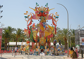 Hoguera Baver-Els Antigons 2025.