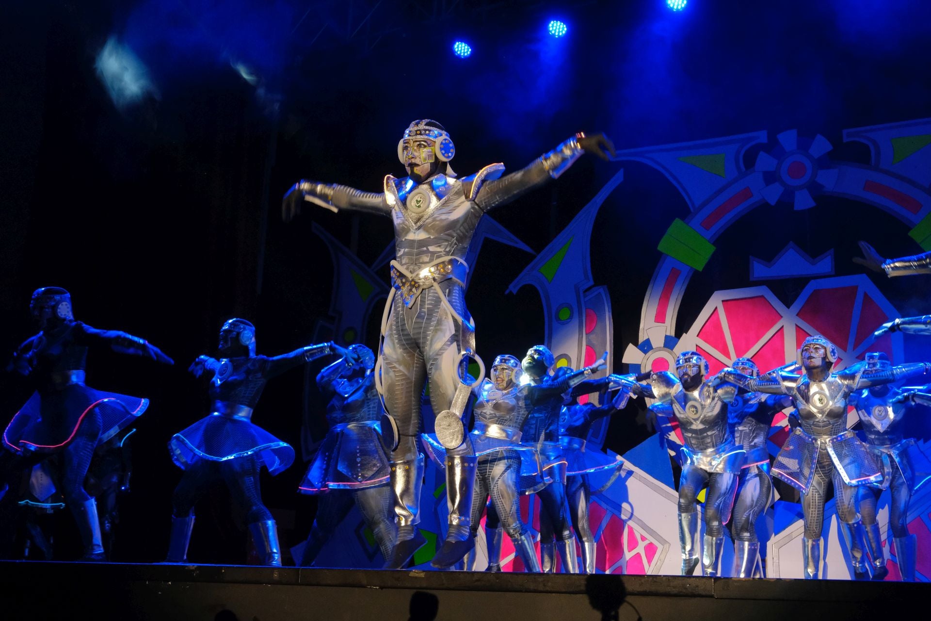 Las Hogueras se suben al escenario en la primera eliminatoria del certamen artístico