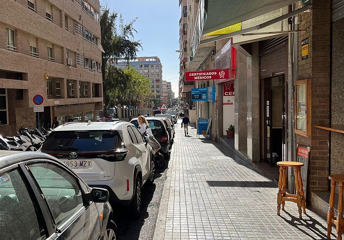 Imagen principal - Several establishments in the Diputación area.