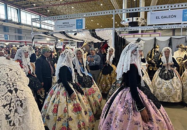 Belleas y dames d'honor en Expofiesta.