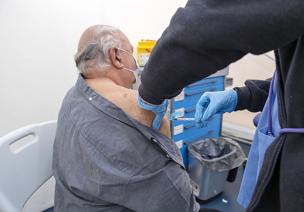 Vaccination at the General Hospital of Alicante.