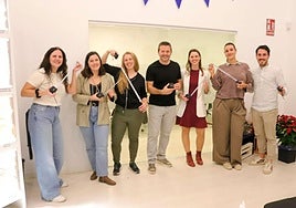 Parte del equipo del Grupo Matmap durante la inauguración de la nueva nave en Mutxamel.