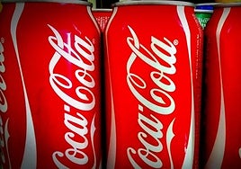 Latas de Coca-Cola.