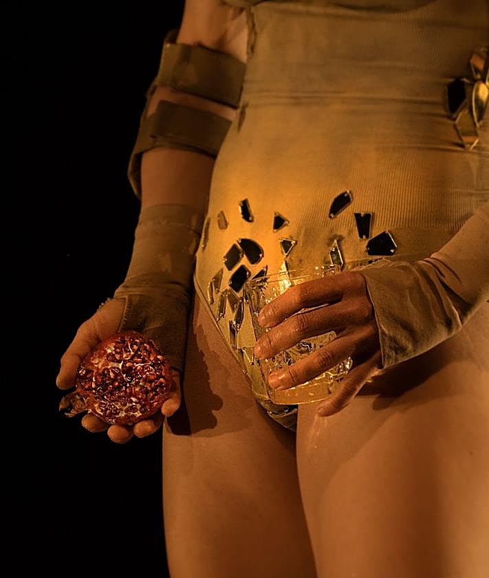 Imagen secundaria 2 - Elisa Forcano in 'Golden Vixen'.