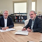 Firma del convenio entre ambas instituciones.