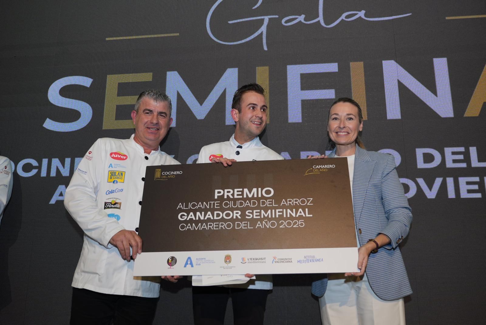 Camareros ganadores de la semifinal.