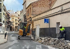 La calle Mare Déu de l'Assumpció inicia su transformación con obras destinadas a mejorar accesibilidad y renovar el entorno urbano.