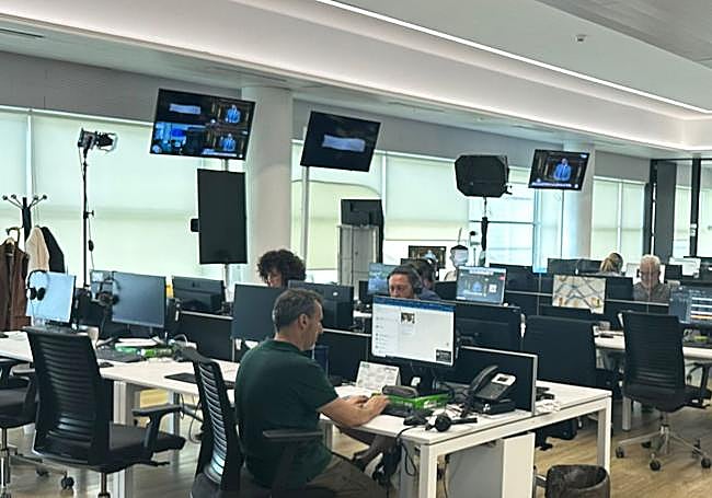 El convenio abre nuevas oportunidades de prácticas para estudiantes de comunicación en la radiotelevisión pública valenciana.