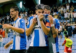 Nico Espinosa celebra un gol al Real Murcia la temporada pasada.