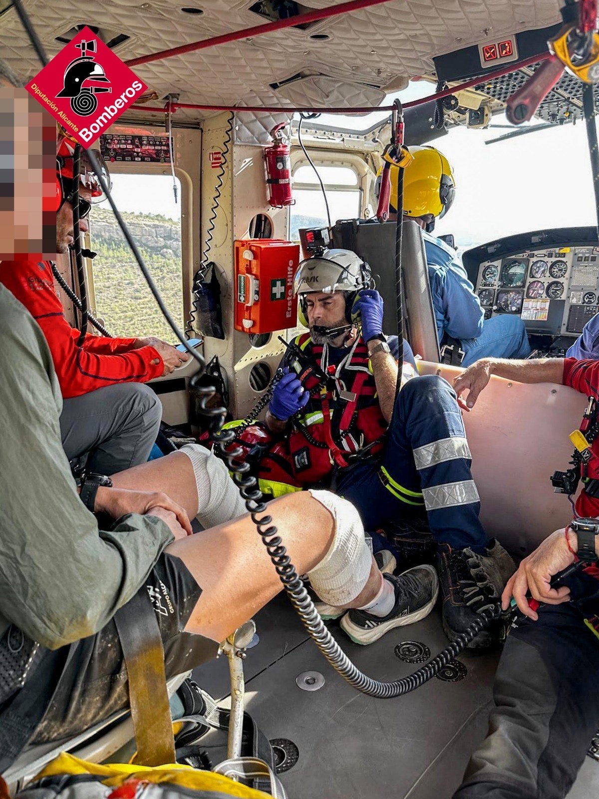 Las imágenes de los tres accidentes registrados en las montañas alicantinas este sábado