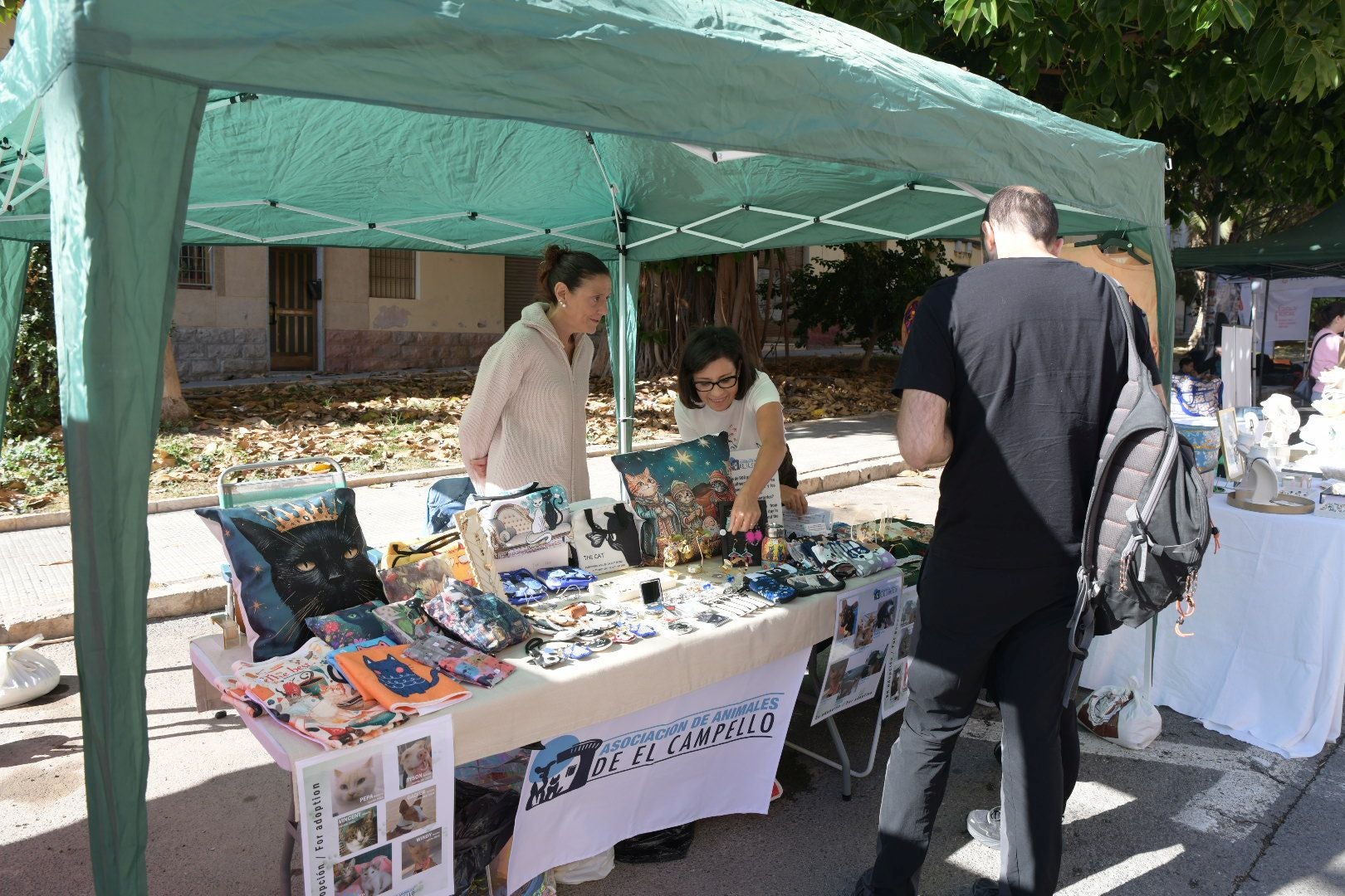 La Navidad se adelanta en Alicante en forma de mercadillo solidario
