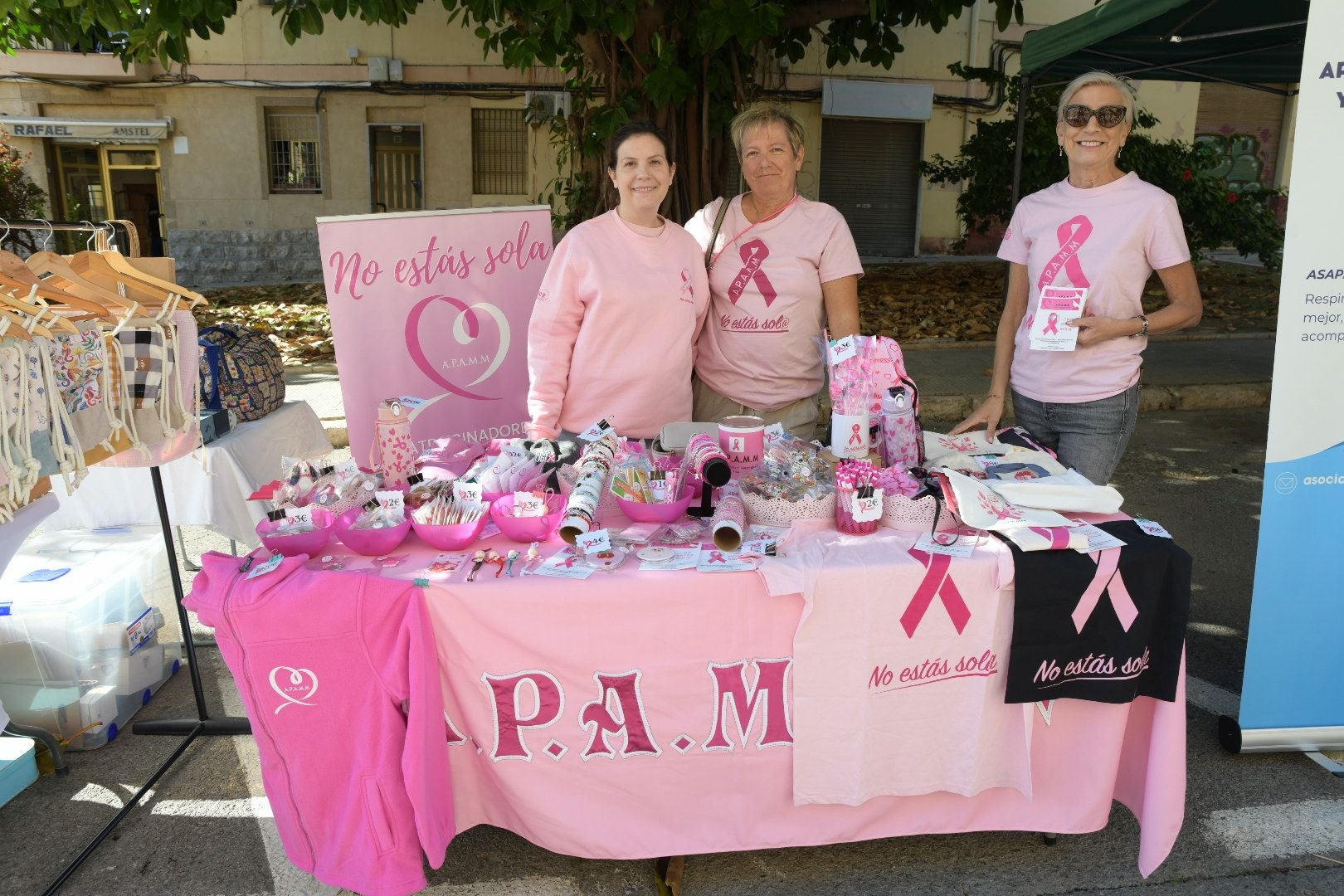 La Navidad se adelanta en Alicante en forma de mercadillo solidario