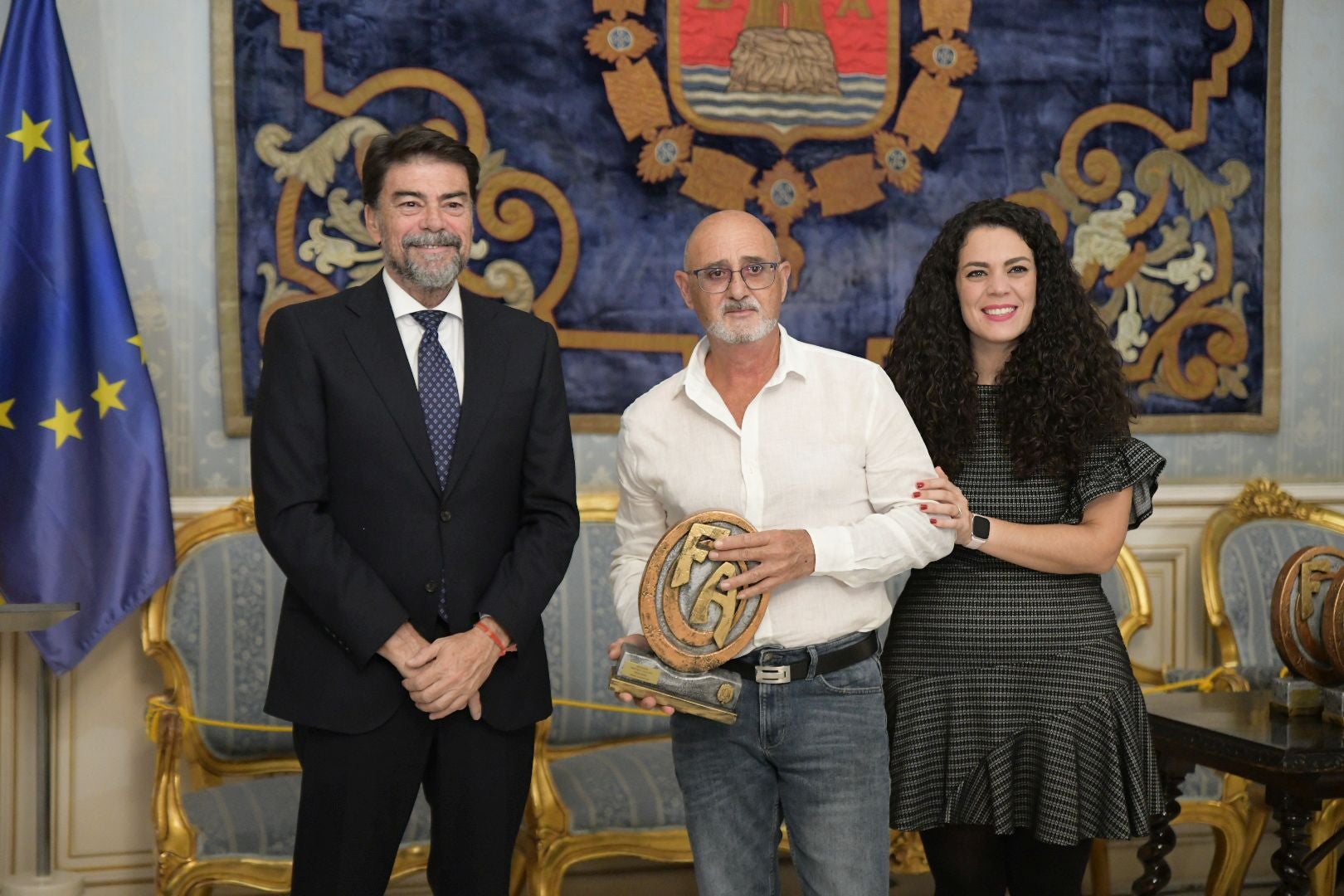 Los nominados a los premios &#039;Festers d&#039;Alacant&#039; recogen sus estatuillas