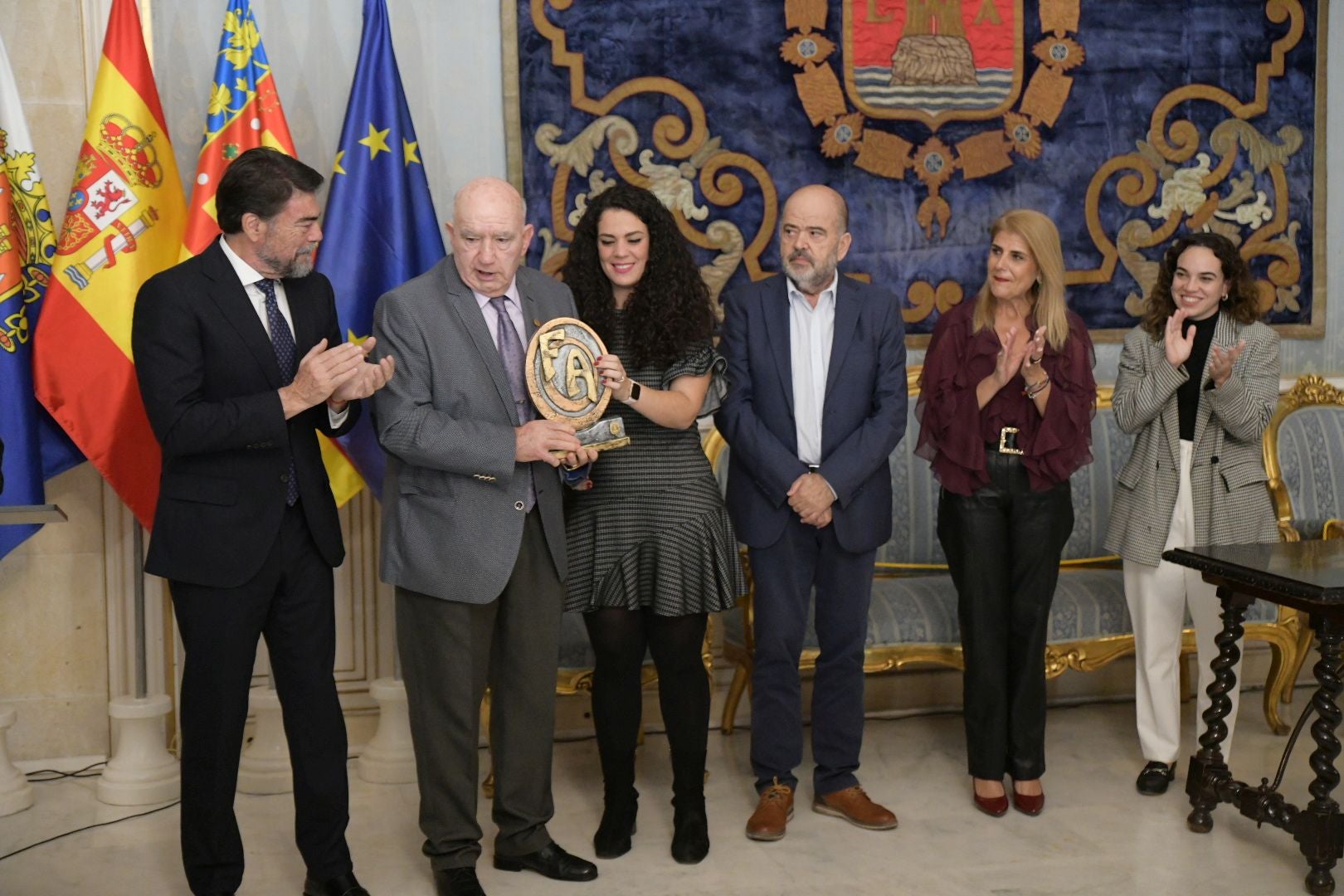 Los nominados a los premios &#039;Festers d&#039;Alacant&#039; recogen sus estatuillas