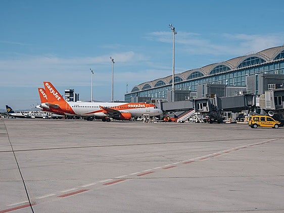 Aviones de Easyjet en el aeropuerto de Alicante-Elche.