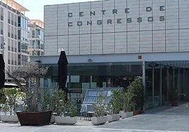 Profesionales y representantes institucionales debaten en el Centro de Congresos sobre el impacto laboral de la Inteligencia Artificial.