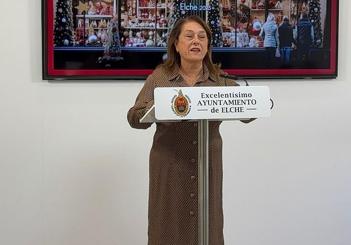 The Christmas contest invites shops and hospitality businesses in Elche to transform their shop windows with creative proposals this festive season.