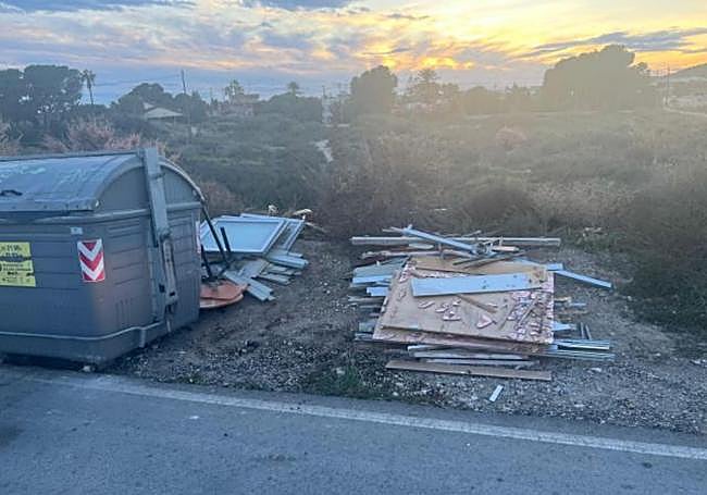 Nuevo vertido ilegal en El Campello.