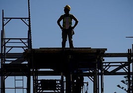 Un trabajador, en una obra.