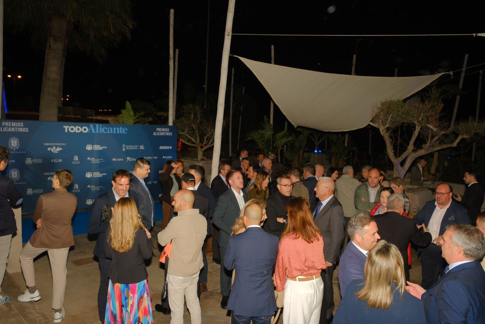 Ambiente de gala en la tercera edición de los Premios Alicantinos