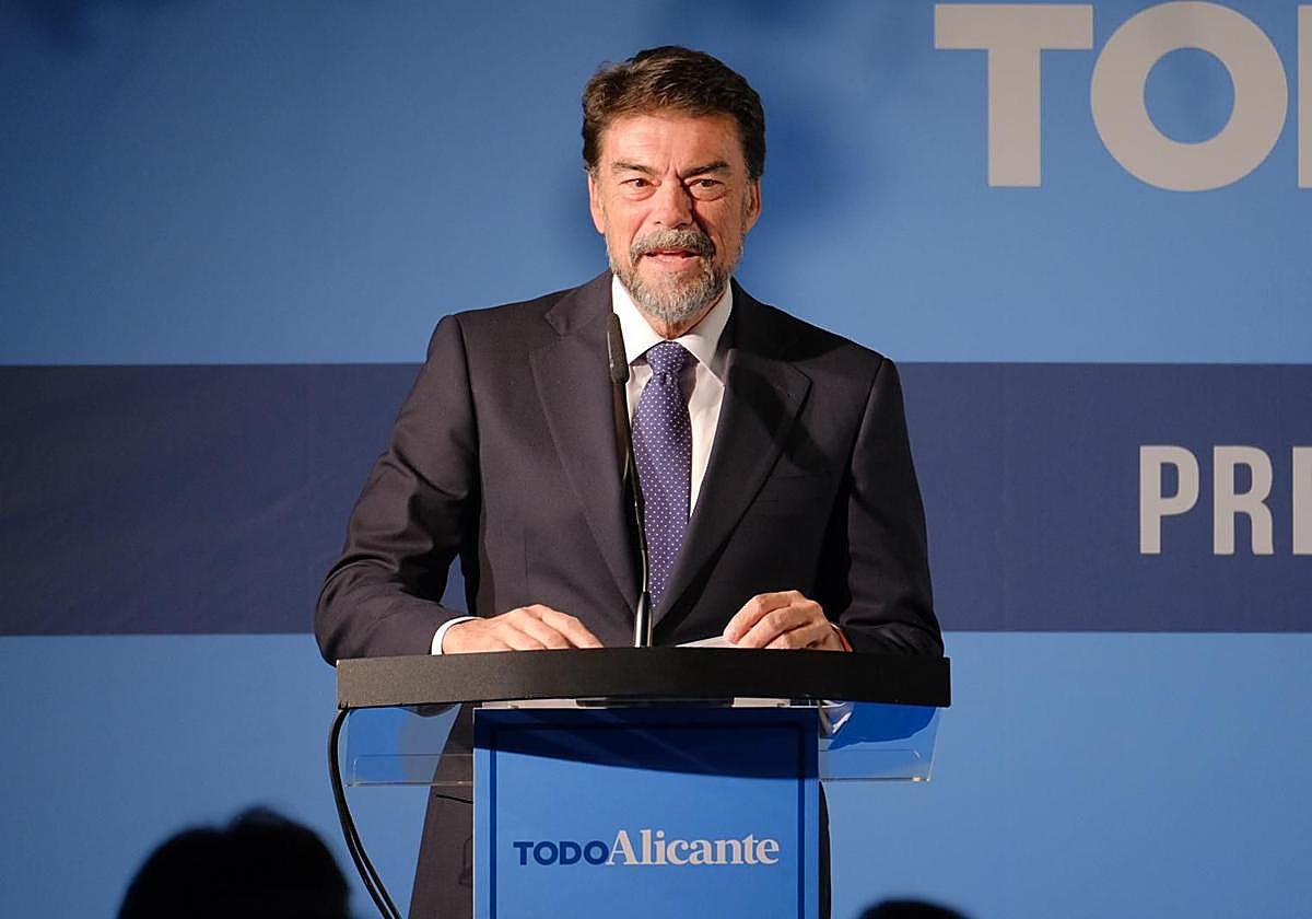 El alcade Luis Barcala durante su discurso.