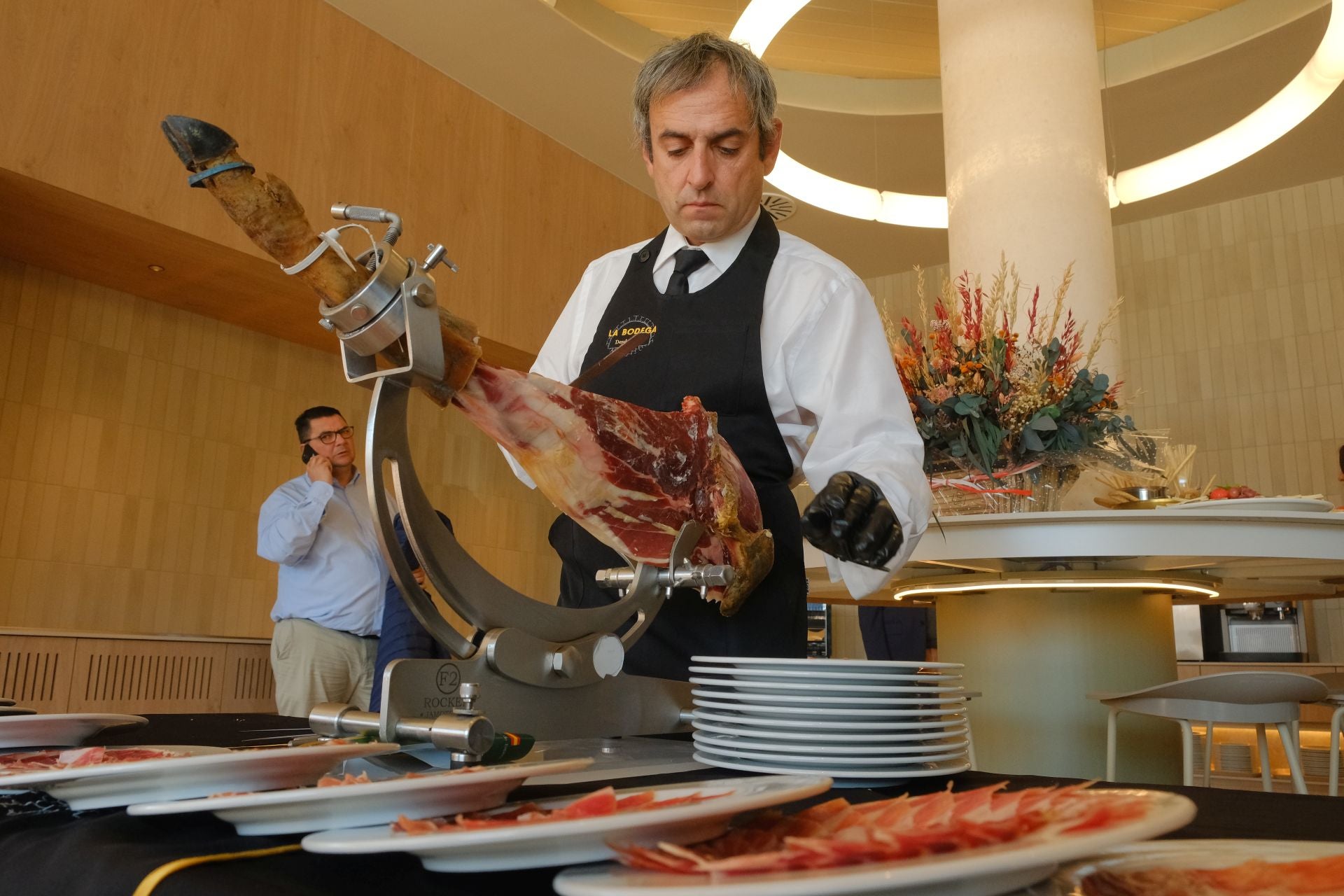 El aeropuerto de Alicante-Elche ya tiene hotel: Hampton by Hilton abre sus puertas