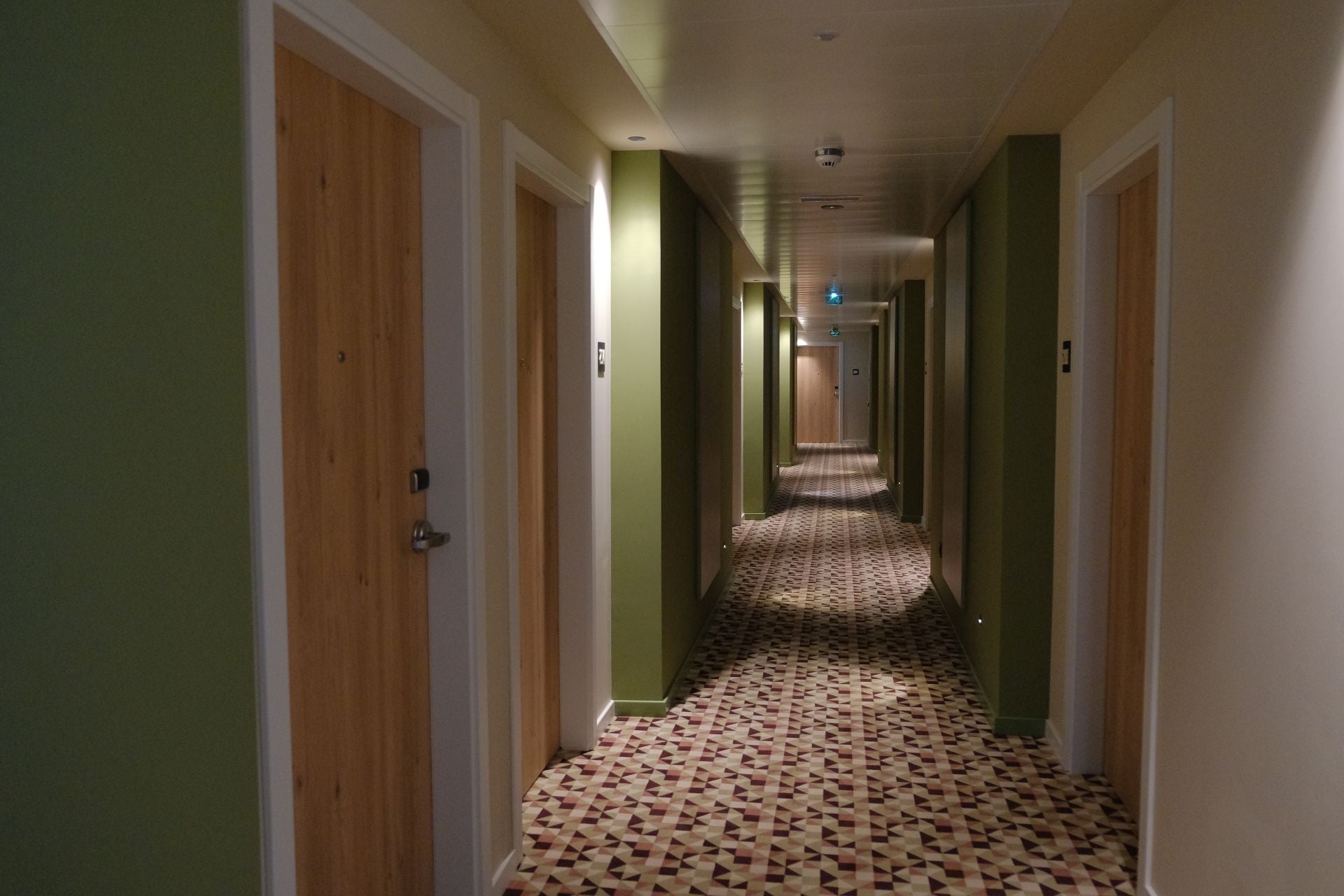 El aeropuerto de Alicante-Elche ya tiene hotel: Hampton by Hilton abre sus puertas