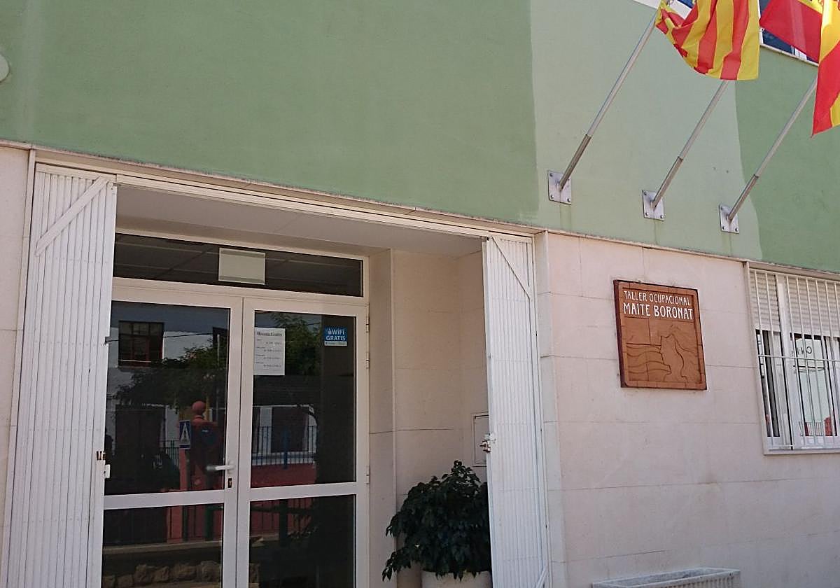 The City Council of Calp calls for adequate funding to secure daily transportation to the Maite Boronat Occupational Centre.