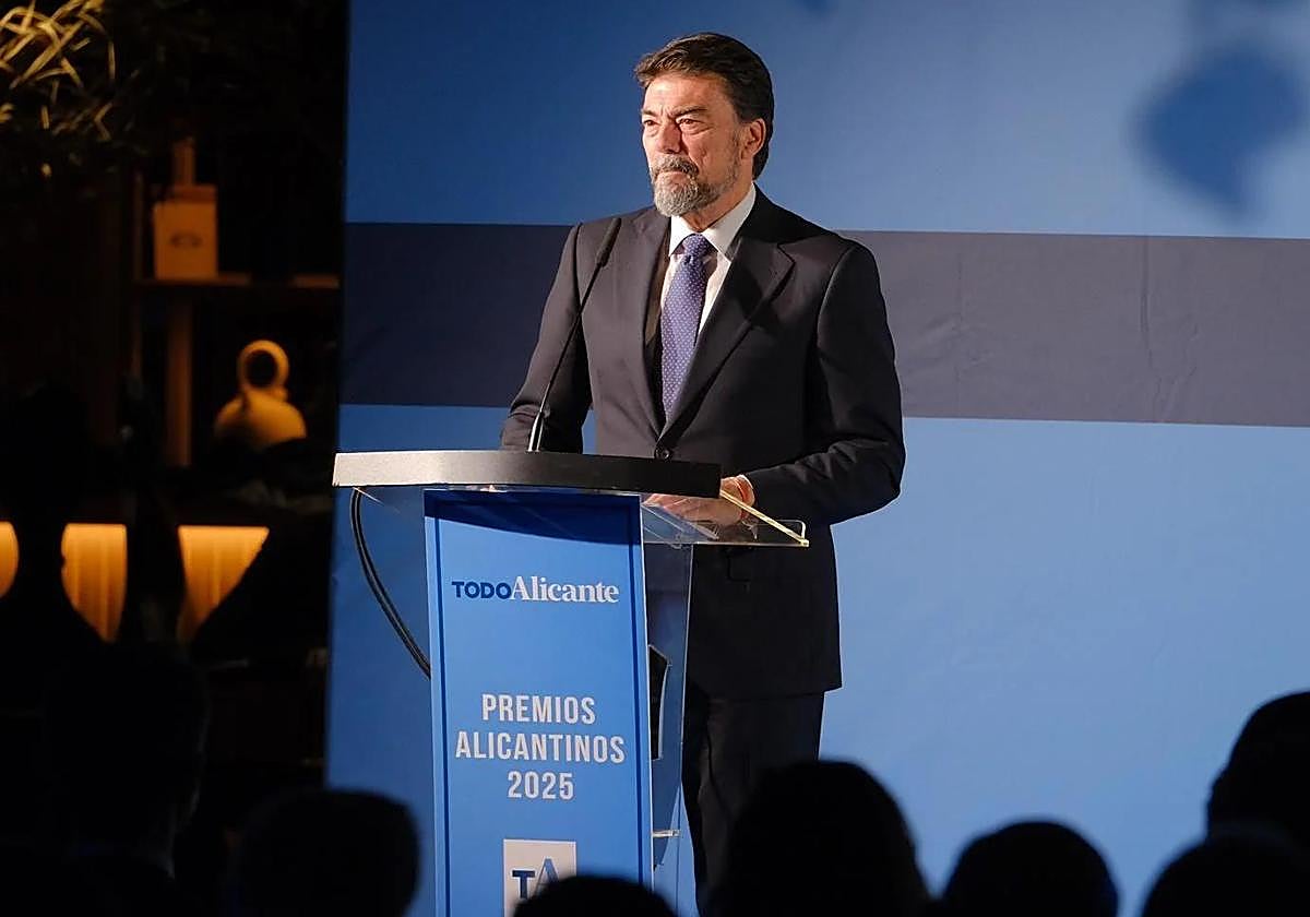El alcalde de Alicante, Luis Barcala, durante su intervención.