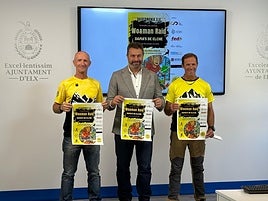 El concejal José Antonio Román presenta los detalles de la Wo&man Raid 2025.