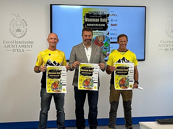 El concejal José Antonio Román presenta los detalles de la Wo&man Raid 2025.
