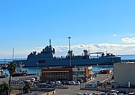 El buque francés 'Jacques Chevallier' en Alicante.