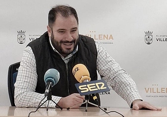 El Palacio Consistorial continúa en pausa debido al choque entre la empresa y la dirección técnica sobre el coste y alcance del refuerzo de las vigas.