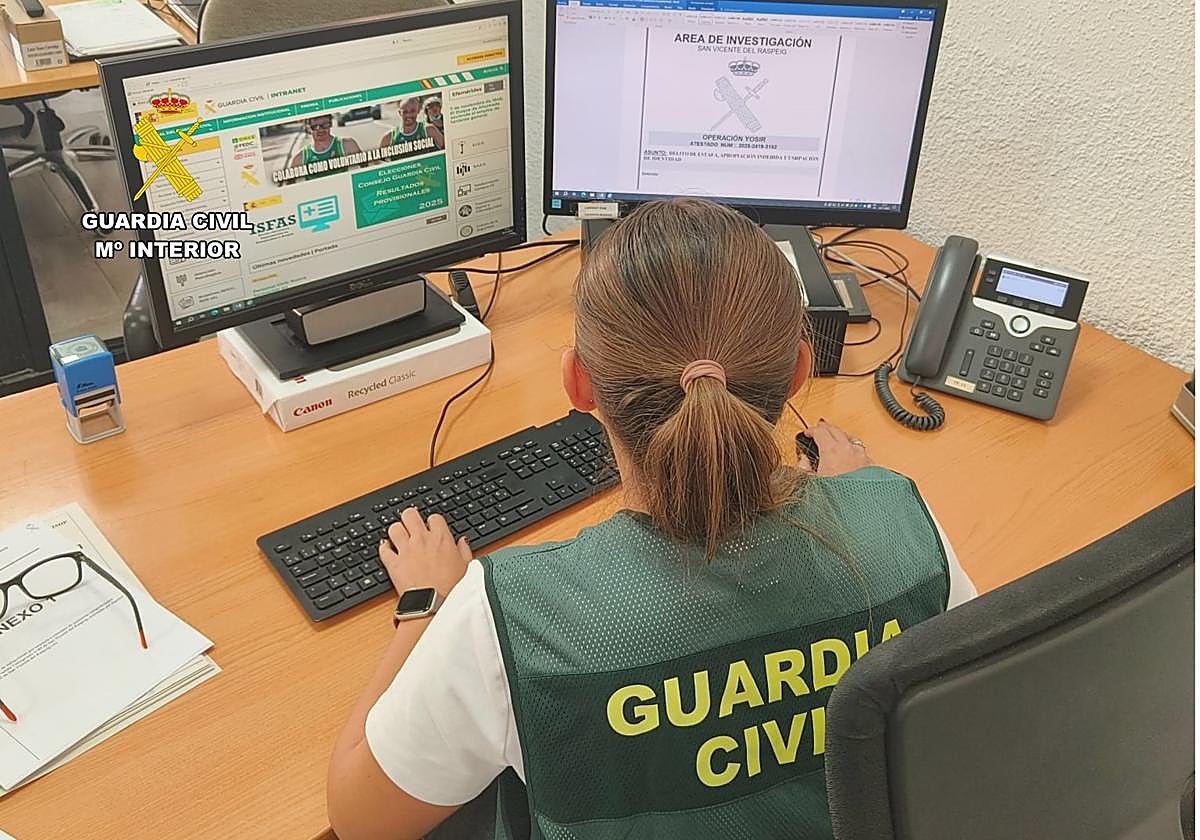 Imagen de una de las investigadoras de la presunta estafa.