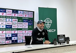 Eder Sarabia durante la rueda de prensa.