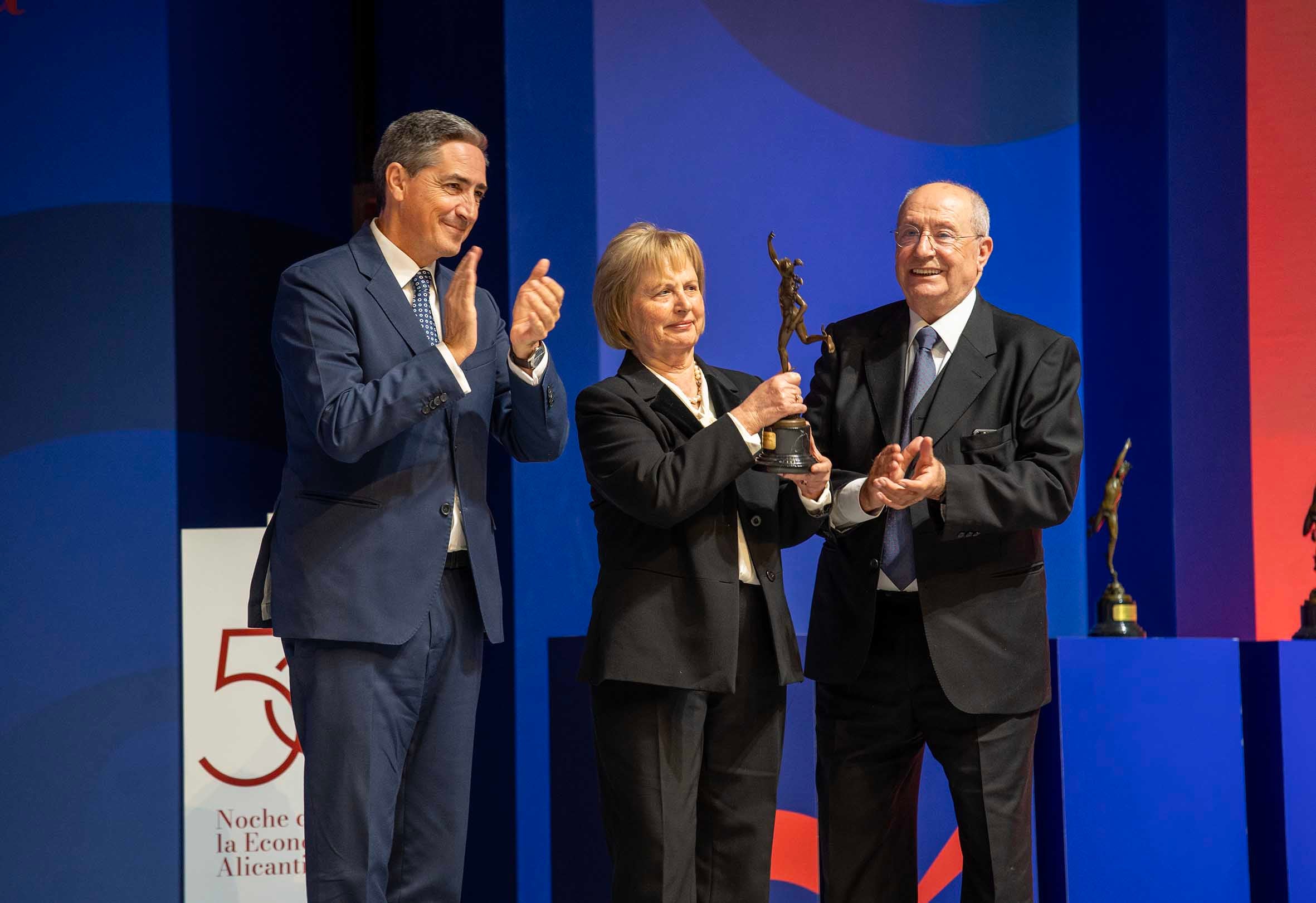 FOTOS | La Noche de la Economía Alicantina: medio siglo premiando el talento empresarial de la provincia