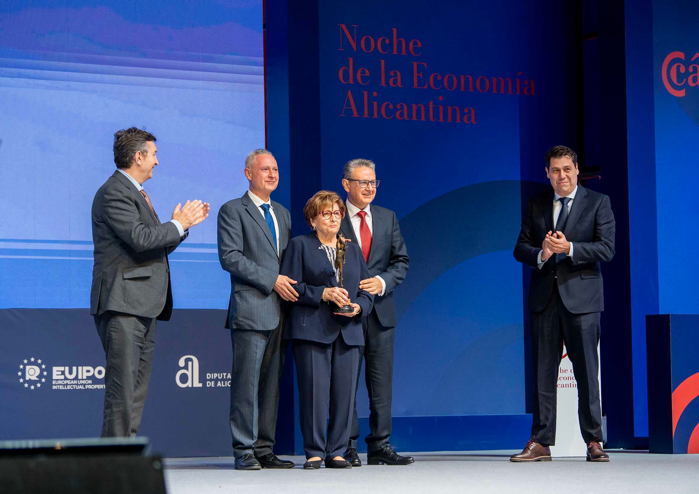 FOTOS | La Noche de la Economía Alicantina: medio siglo premiando el talento empresarial de la provincia