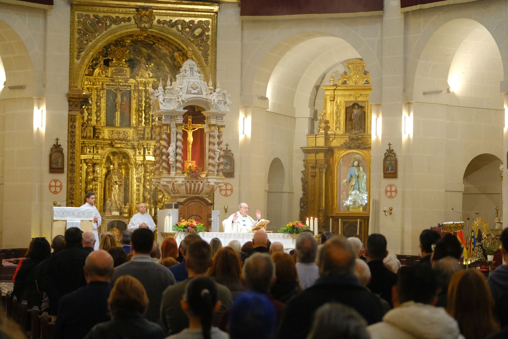 Alicante se rinde ante la Virgen del Remedio en su 75 aniversario como Alcaldesa Perpetua