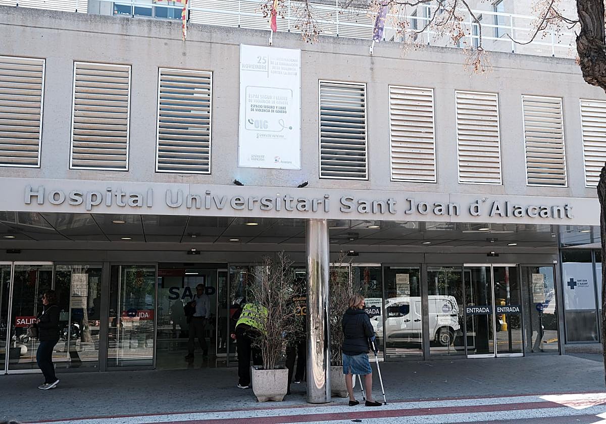 Entrance to the Hospital Universitari Sant Joan d'Alacant.