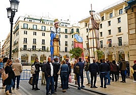 Perímetro de seguridad ampliado en el Belén gigante.